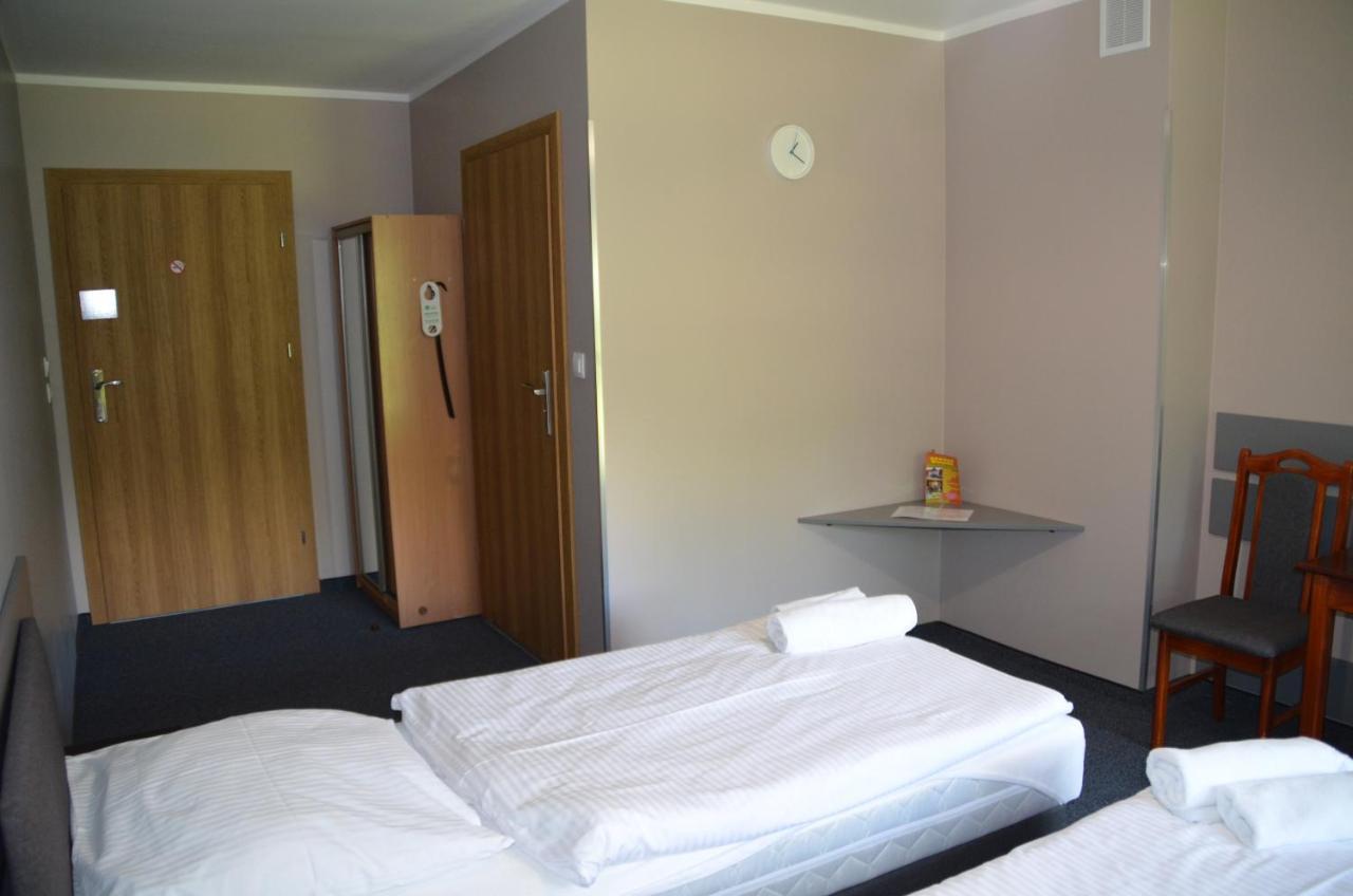 שאוסטוביצה Hotel Tenis מראה חיצוני תמונה