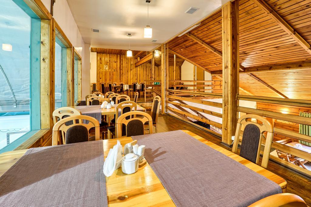 שאוסטוביצה Hotel Tenis מראה חיצוני תמונה